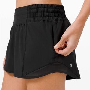 Lululemon Hotty Hot Short *High-Rise 2.5"